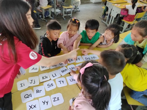 Volunteer teaching in Congjiang