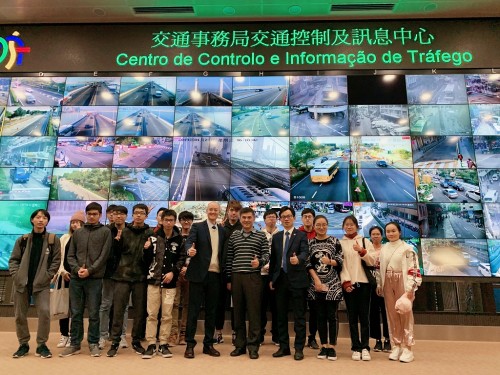 The teachers and students of the Cheong Kun Lun College (CKLC) visit the traffic control and informa...